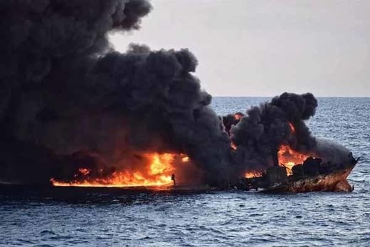 آتش گرفتن کشتی غرق شده